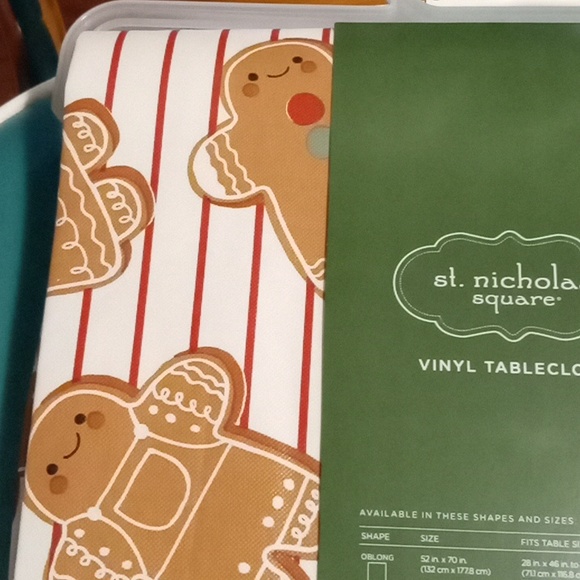 Christmas Tablecloth NWT - Picture 3 of 6